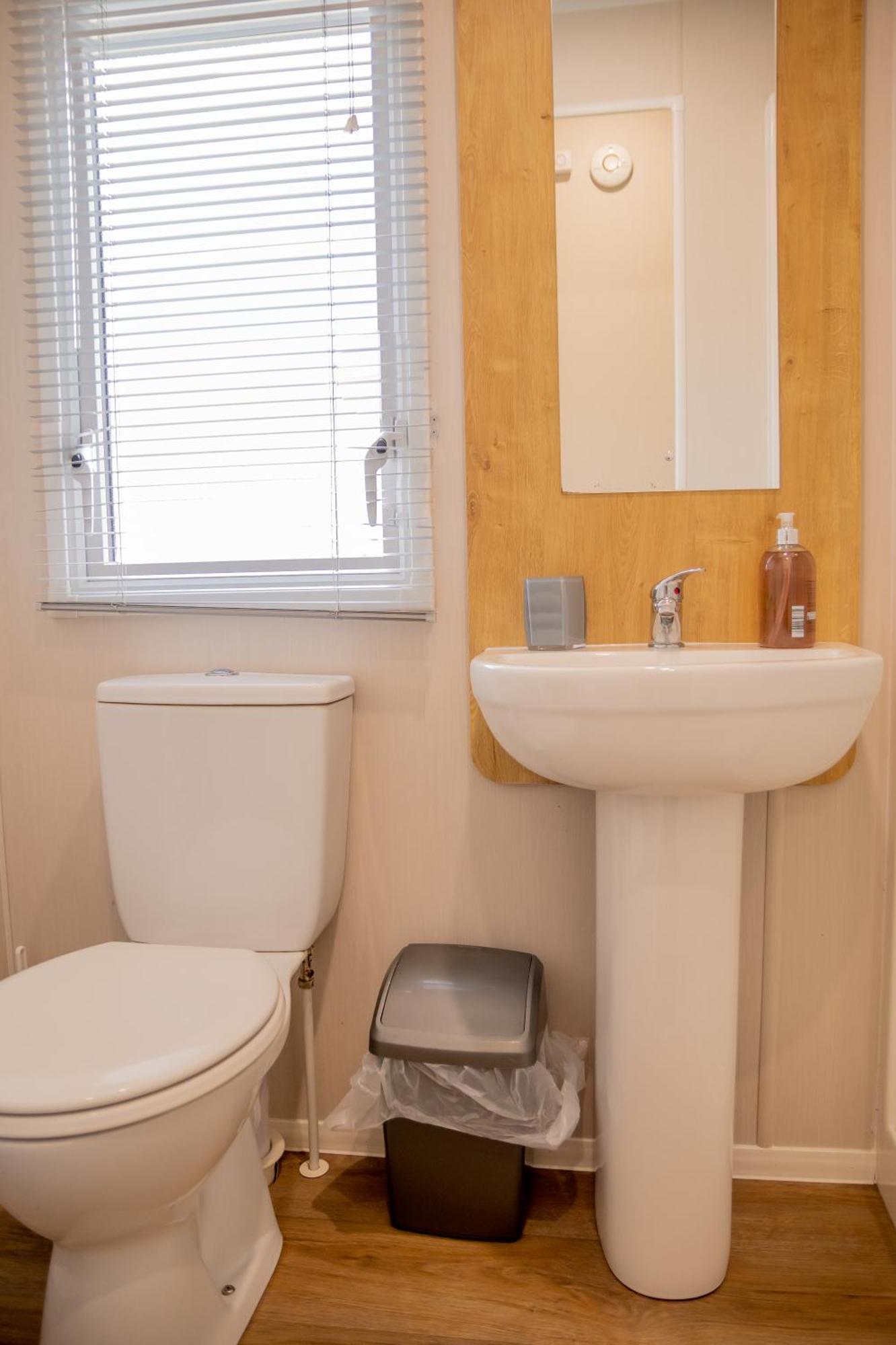 64 Lancaster The Lazy Willow 3 Bedroom Hot Tub Caravan Tattershall Lakes Exterior foto