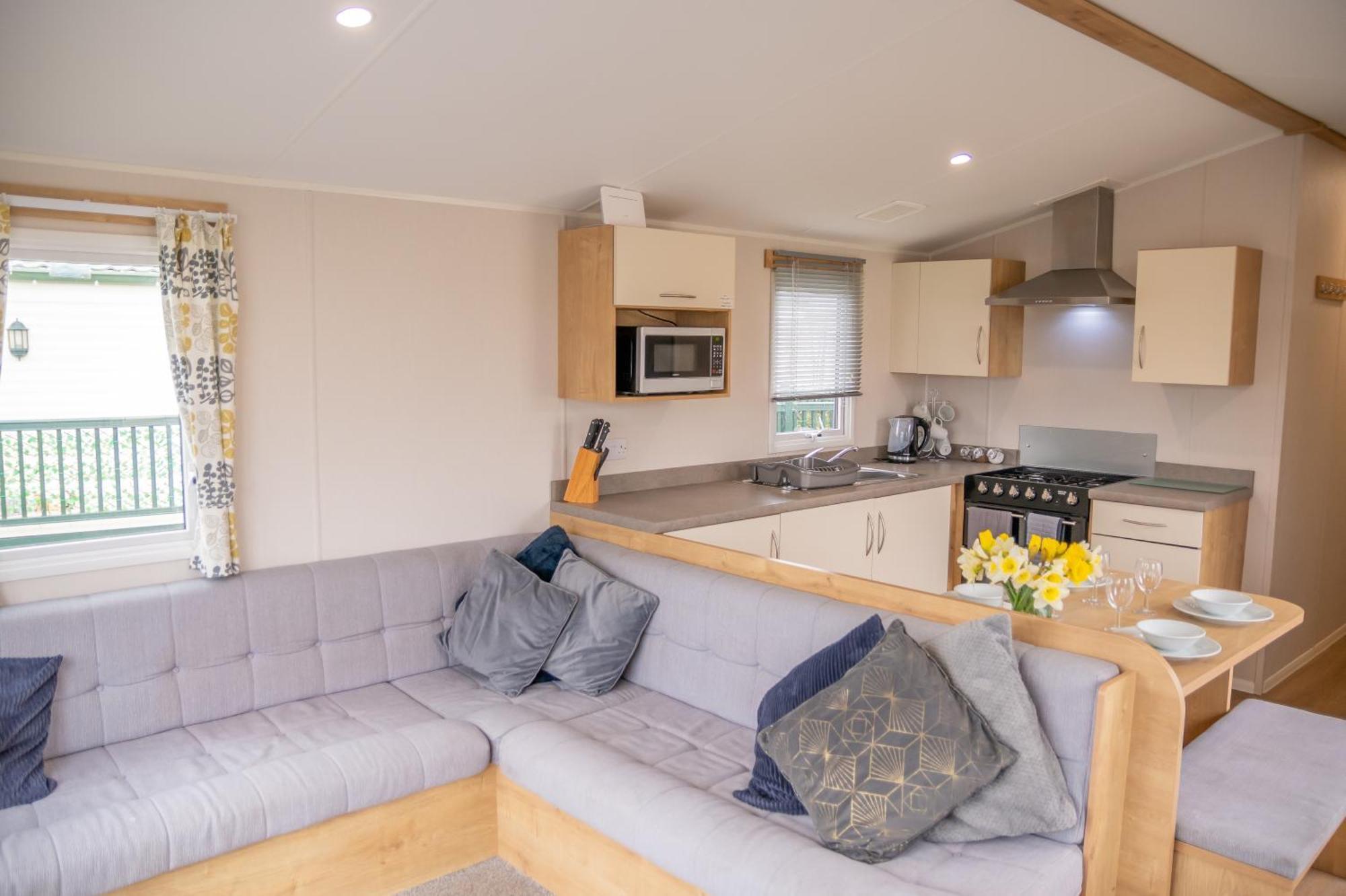 64 Lancaster The Lazy Willow 3 Bedroom Hot Tub Caravan Tattershall Lakes Exterior foto