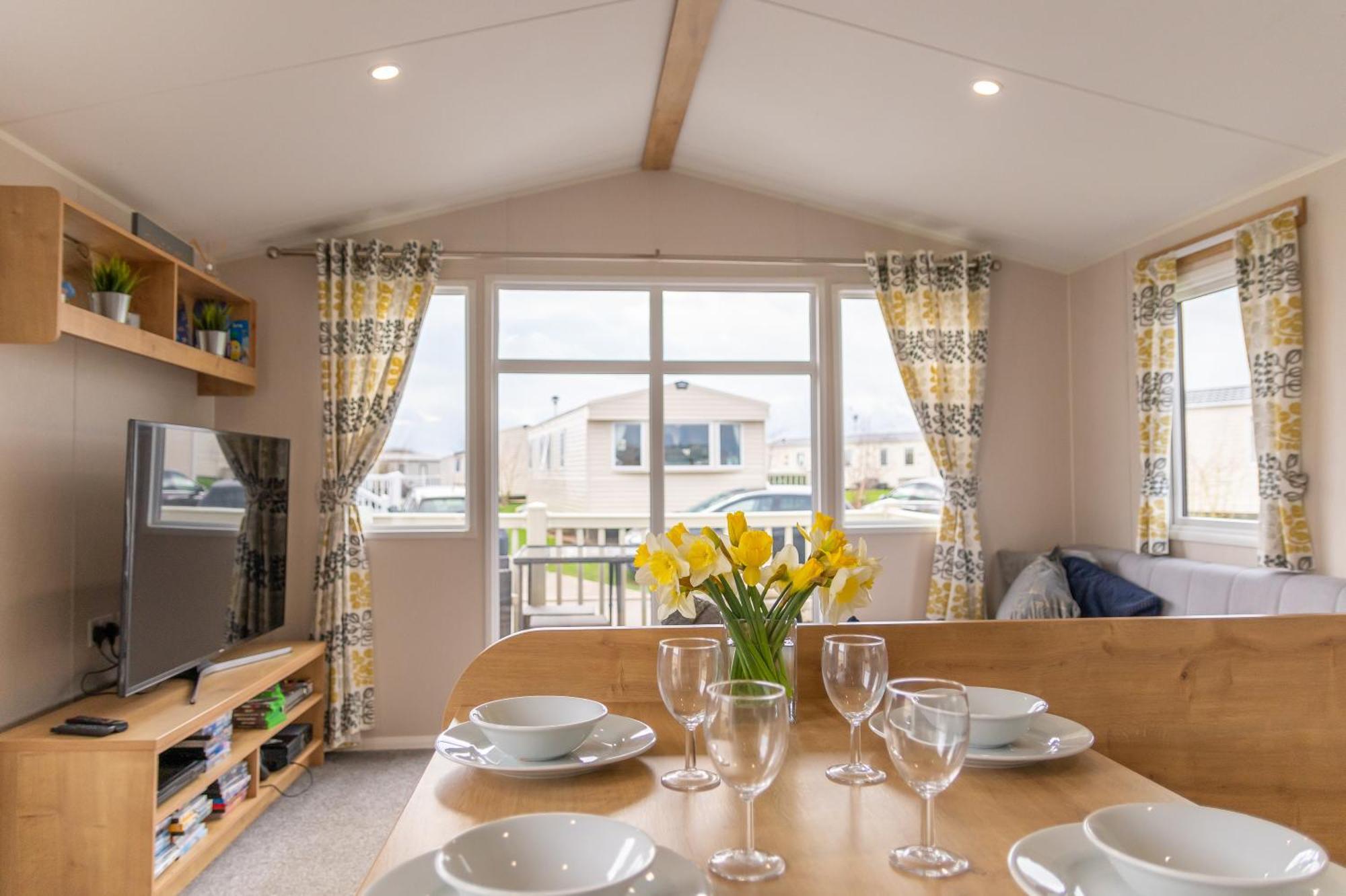 64 Lancaster The Lazy Willow 3 Bedroom Hot Tub Caravan Tattershall Lakes Exterior foto